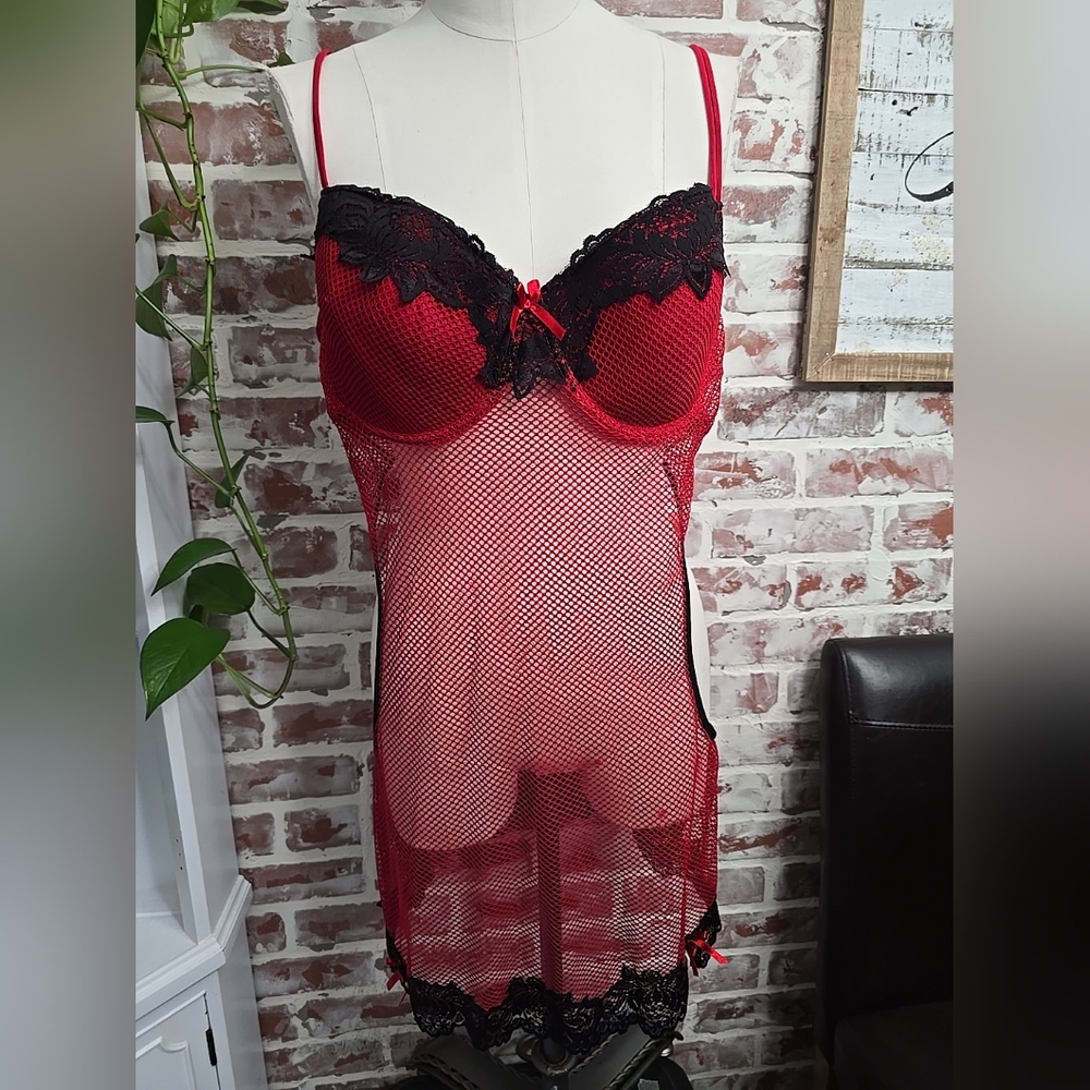 Just sexy lingerie sz 2xl Red Mesh black lace underwire bra